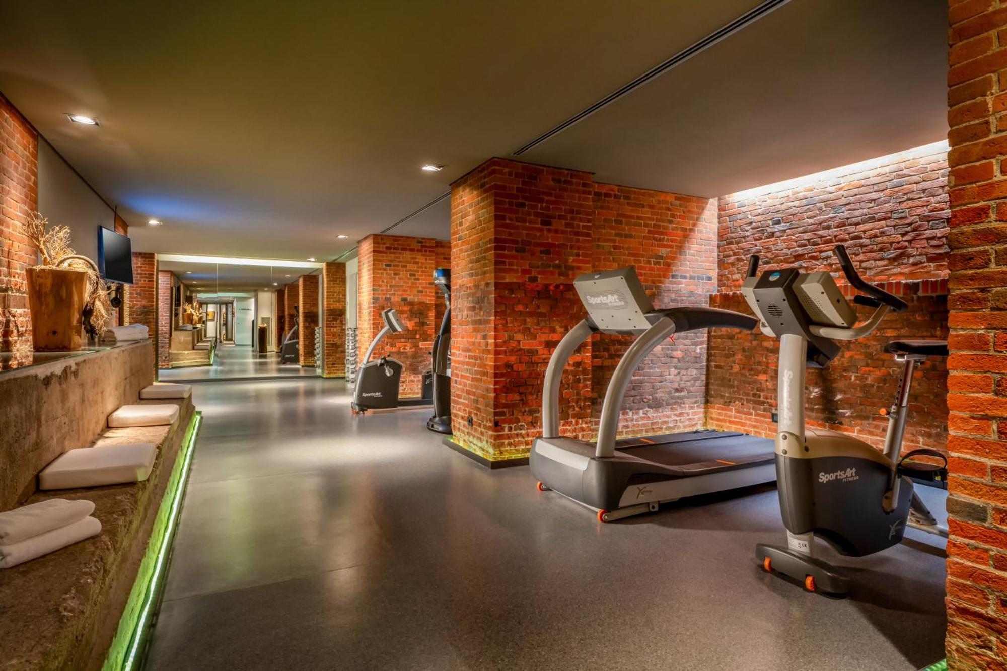 Mövenpick Hotel 4*